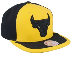 Gorra Chicago Bulls Day 1 Black/Yellow Mitchell & Ness NBA